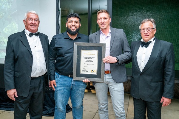 Trans 600pxl Trans 600pxl